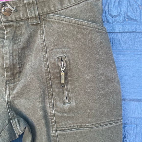 Pappagallo Khaki Jeans with zipper details - Picture 3 of 5